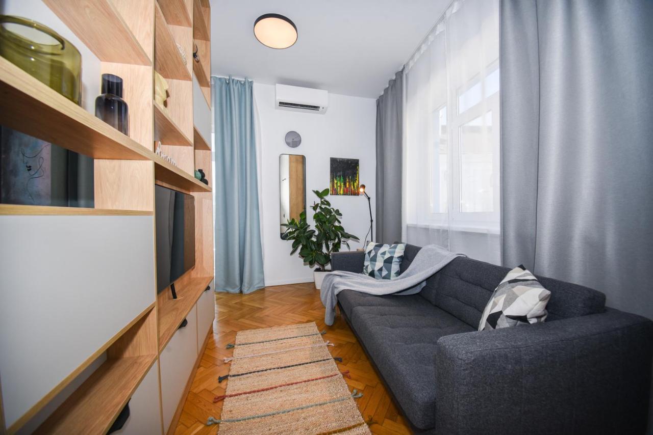 City Center Studio - Comfy & Modern Pozsony Kültér fotó