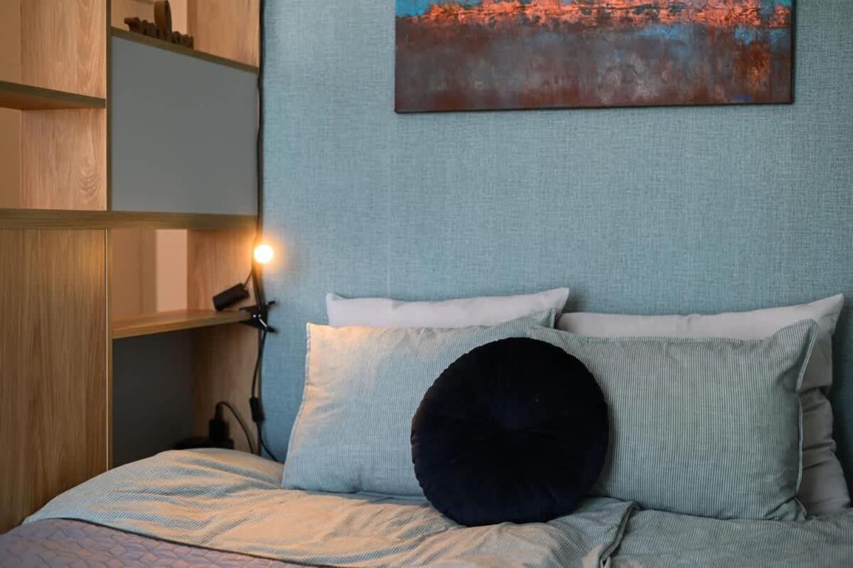 City Center Studio - Comfy & Modern Pozsony Kültér fotó